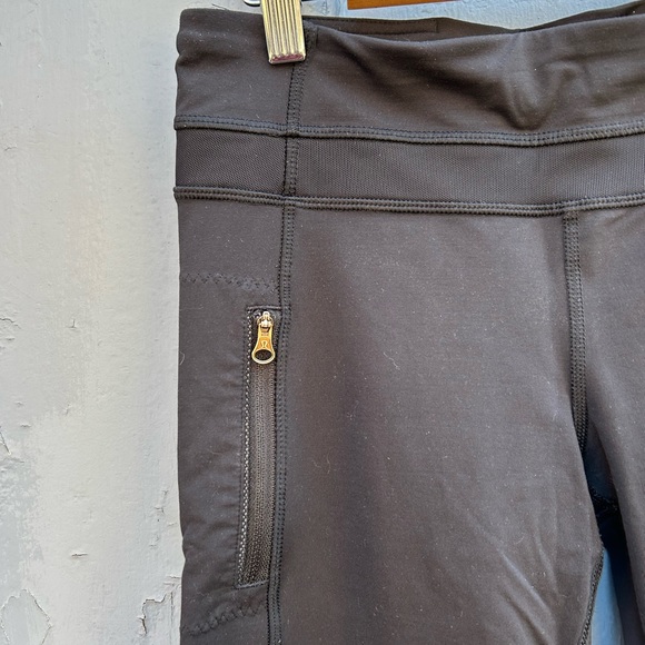 Lululemon Twist & Train Crop, size 6 - Picture 7 of 14